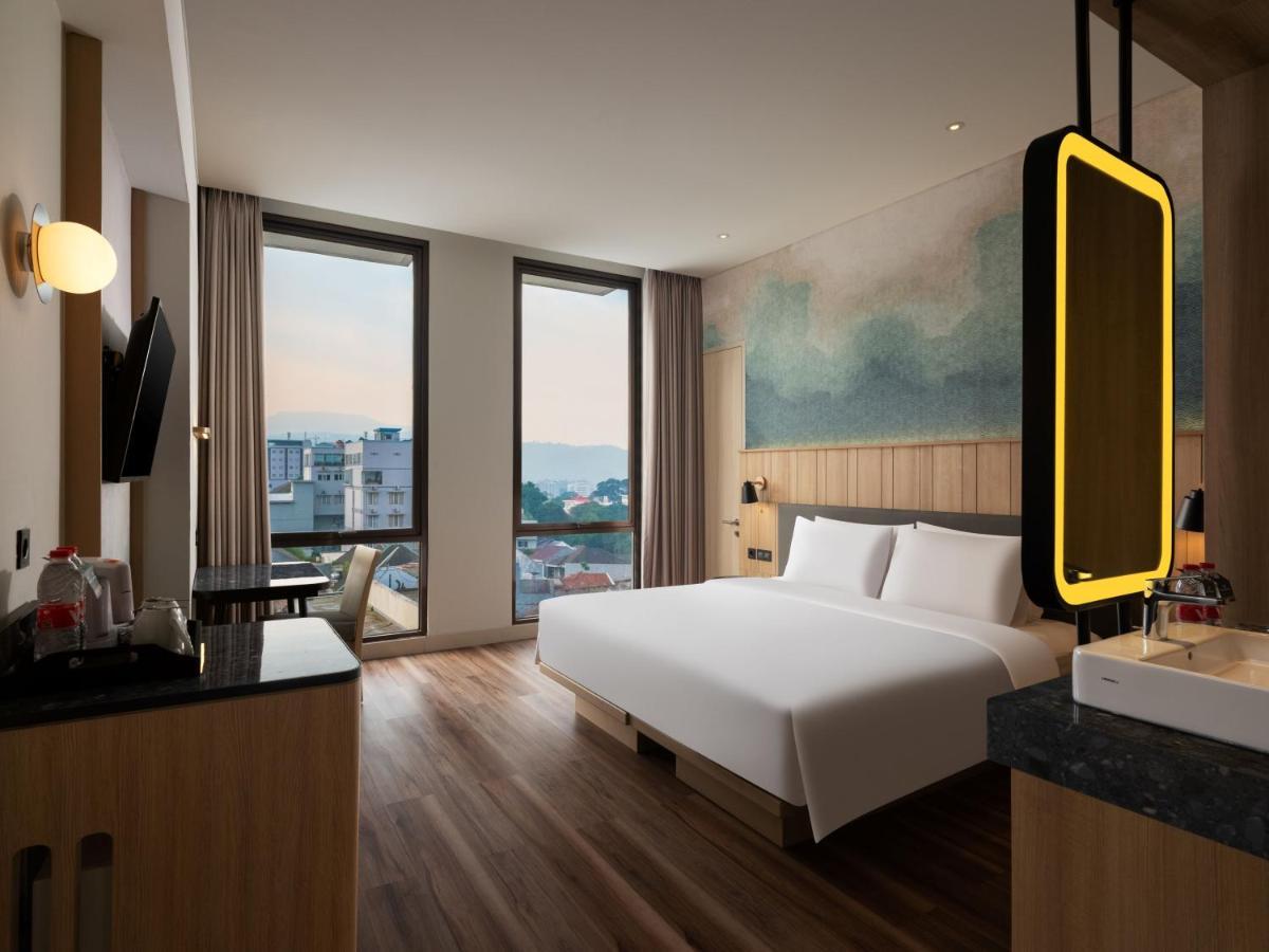 Hotel Santika Pasirkaliki Бандунг Екстериор снимка